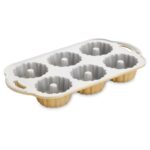 Nordic Ware Anniversary mini Pan Oro