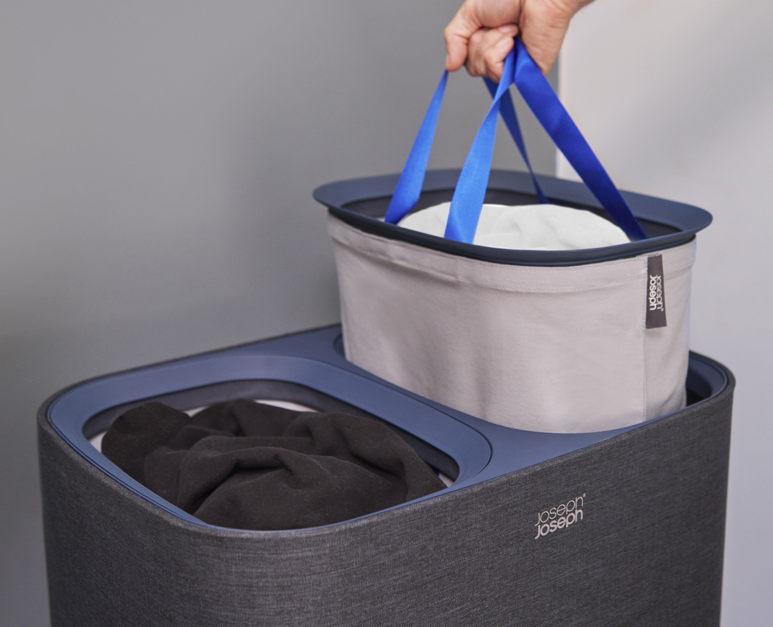 JJ_Tota-90L-Laundry-Basket_Carbon_50004_IU2_2600x Joseph Joseph - Cesto Biancheria, Tota 90L - immagine 4