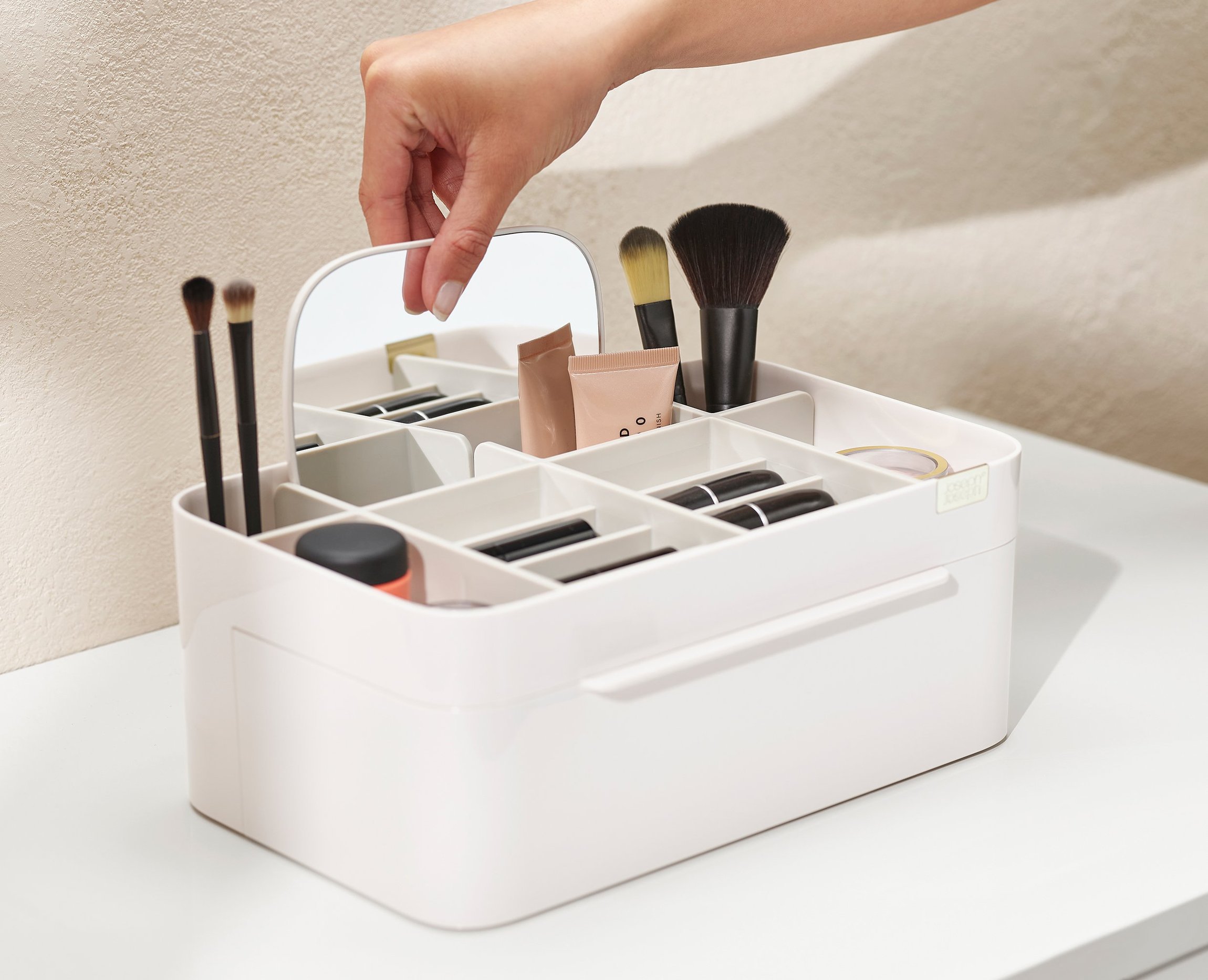 JJ_Viva_Large_Cosmetic_Organiser_Shell_75005_IU1_2300x Joseph Joseph - Viva Cosmetic Organiser con specchio - immagine 2